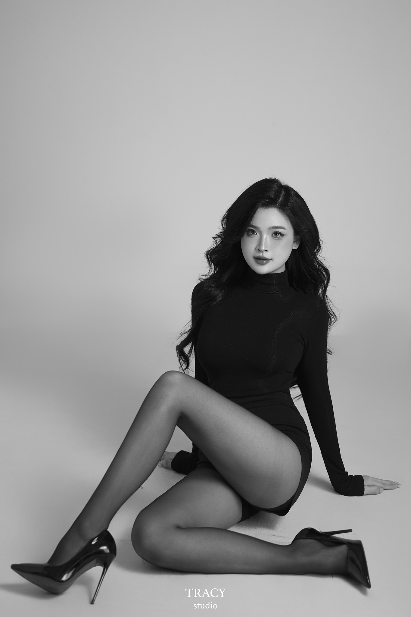 frontend/img/gallery/concept-basic/tracy-studio-chup-concept-basic-b&w (1).jpg